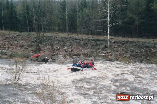 Zdjęcie w galerii na portalu naszraciborz.pl: Kajakarze rozpoczęli sezon wiadomości z regionu